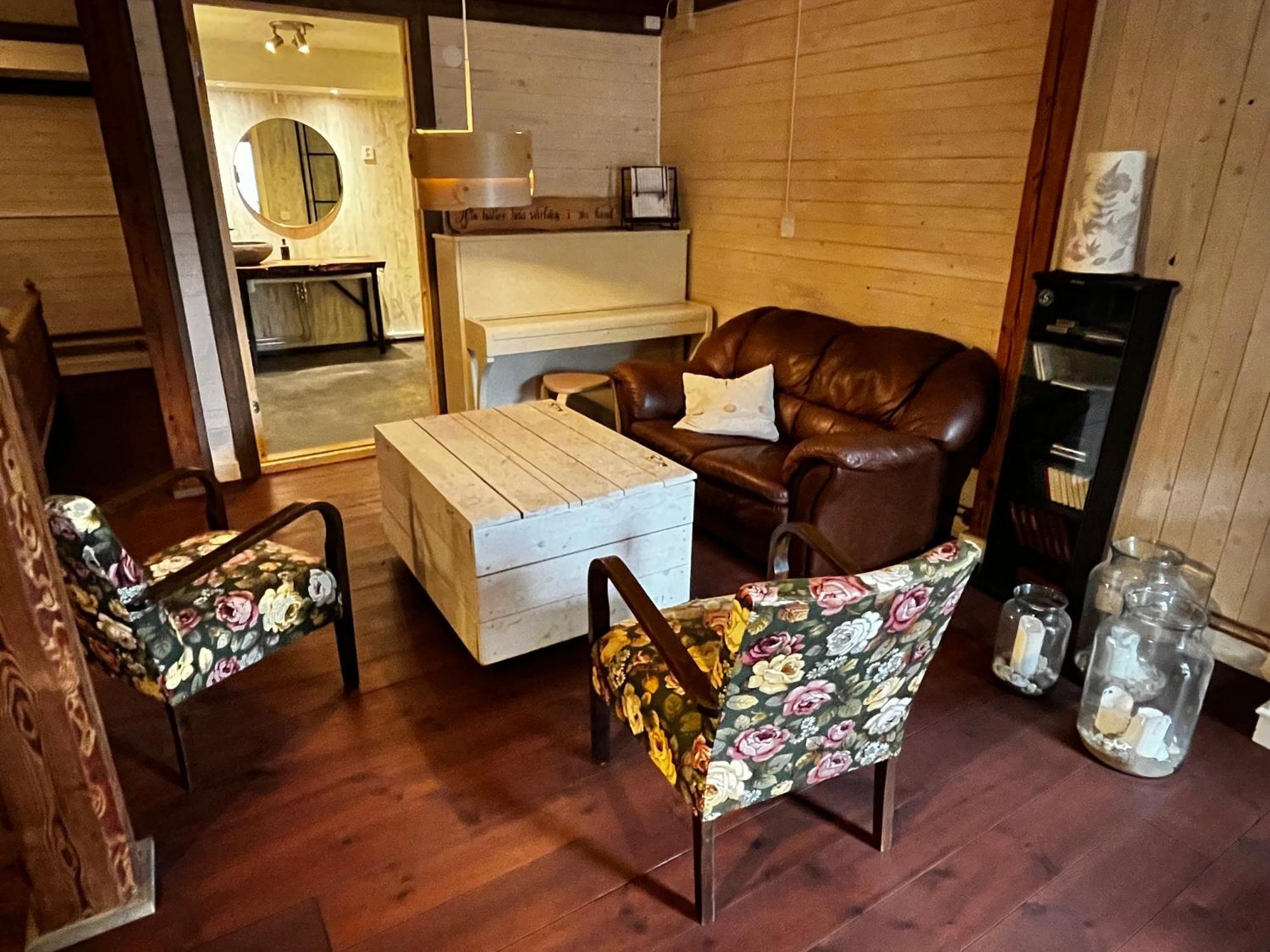 Flora Dekor Gaestgard Guest House Alingsas Ngoại thất bức ảnh