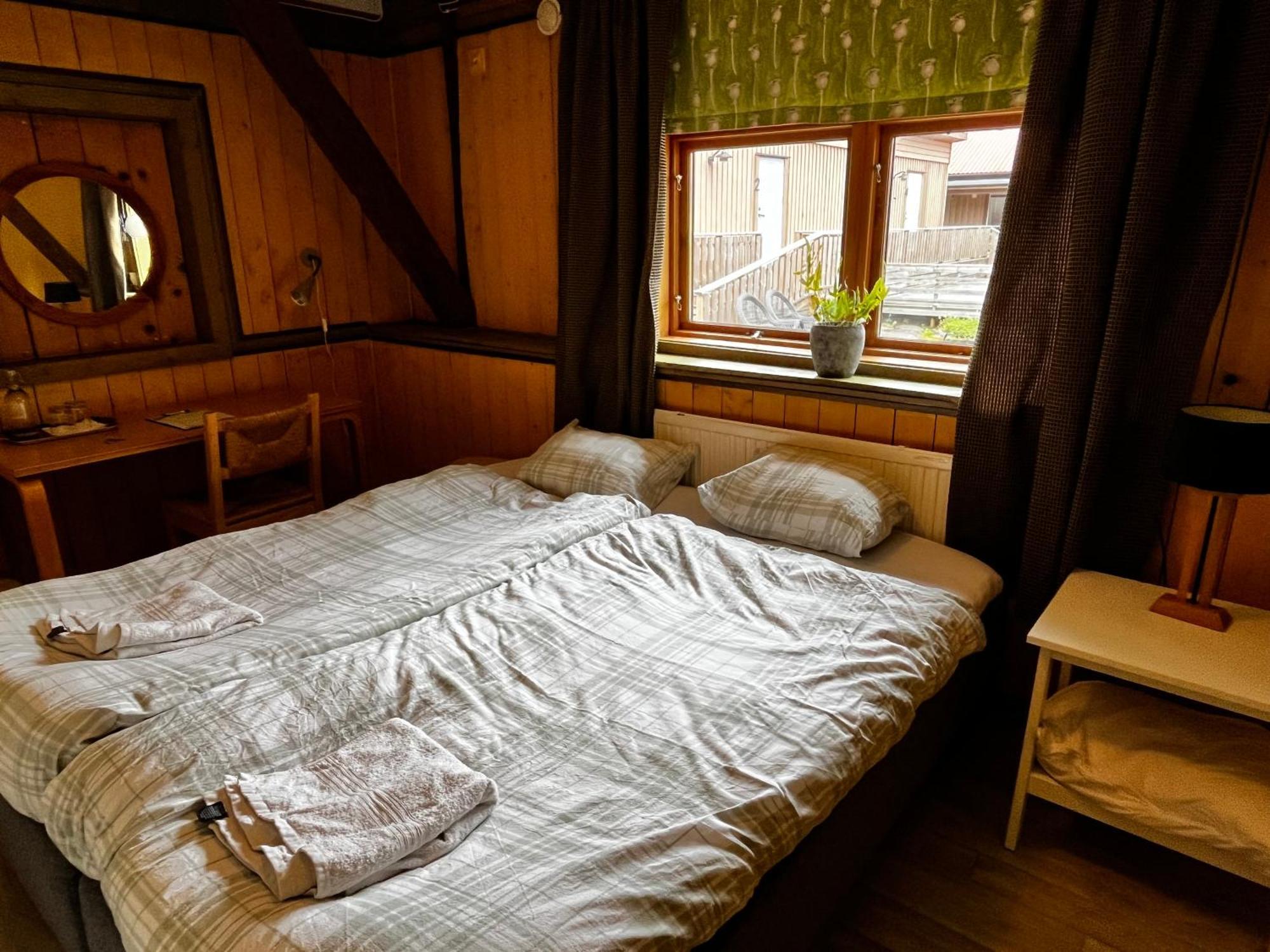 Flora Dekor Gaestgard Guest House Alingsas Ngoại thất bức ảnh