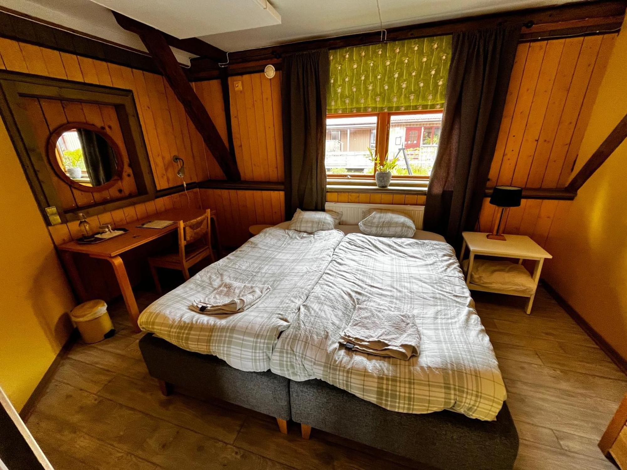 Flora Dekor Gaestgard Guest House Alingsas Ngoại thất bức ảnh